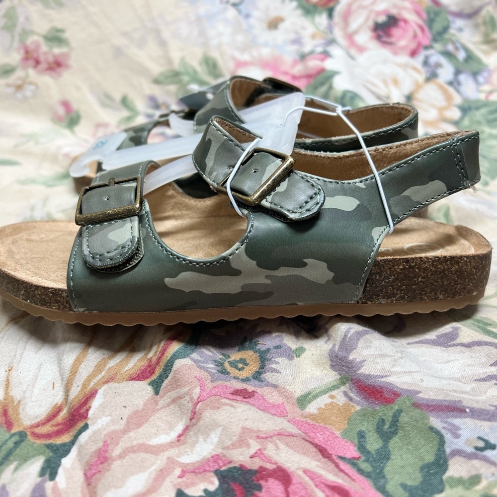 Sandles - Picture 5 of 7